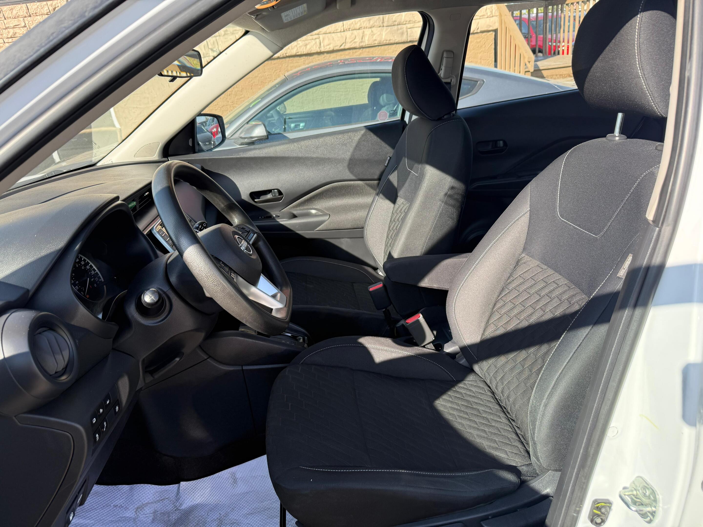 2022 Nissan Kicks — view 11