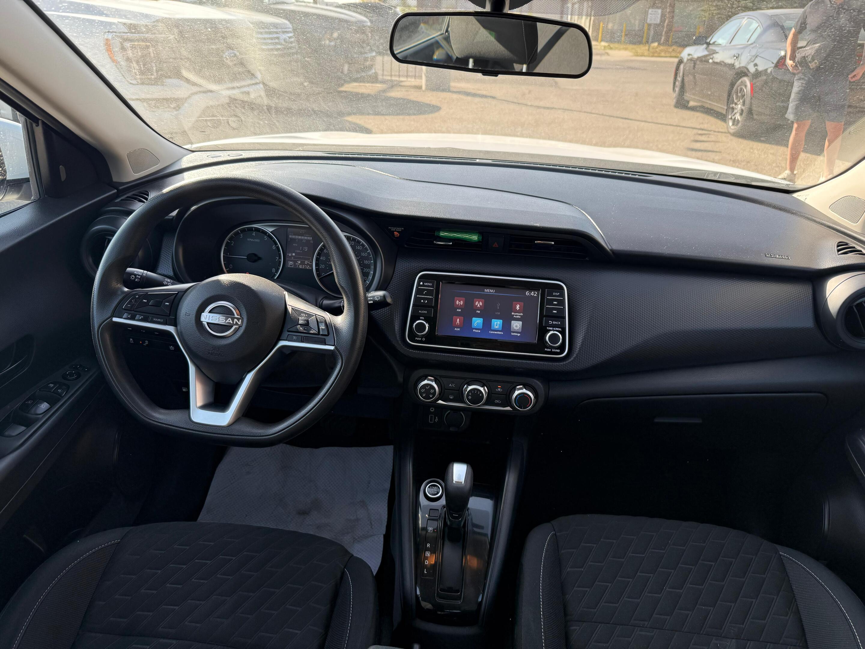 2022 Nissan Kicks — view 8