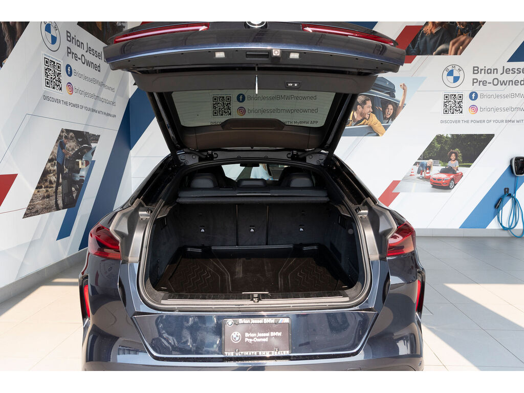 2021 BMW X6 M Competition, Vancouver, Cash