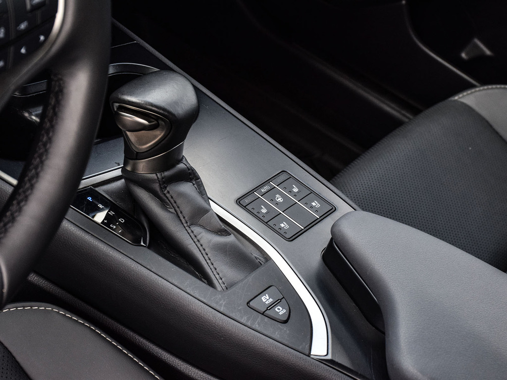 2023 Lexus UX 250h UX 250h, 多伦多, 全款车