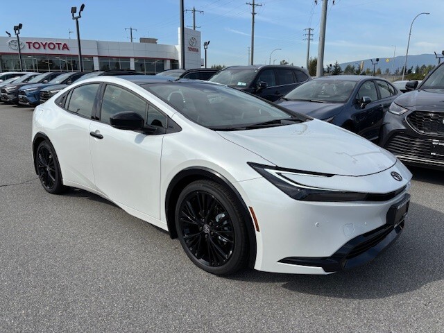 2026 Toyota PRIUS PLUG IN