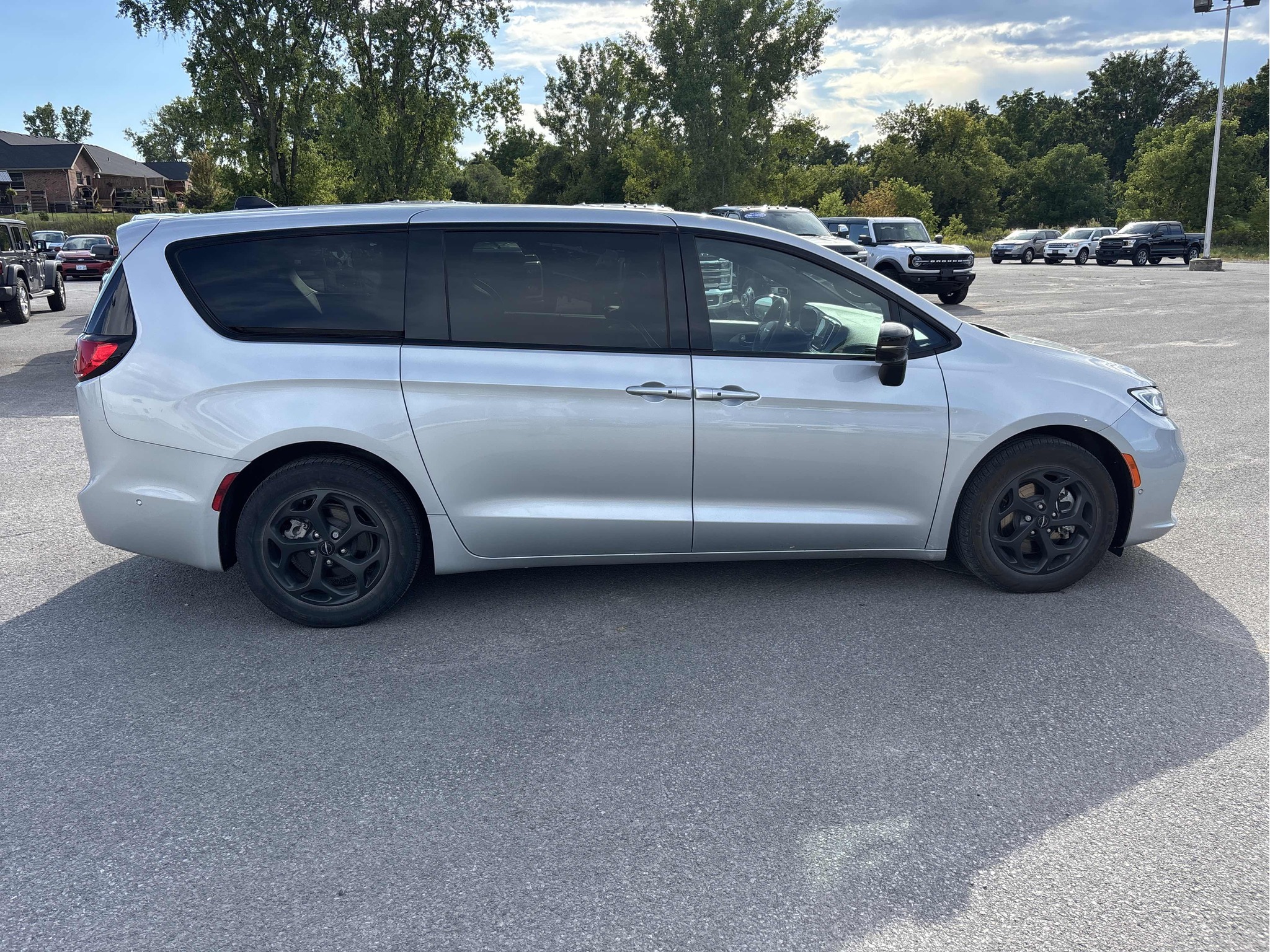 2023 Chrysler Pacifica Hybrid