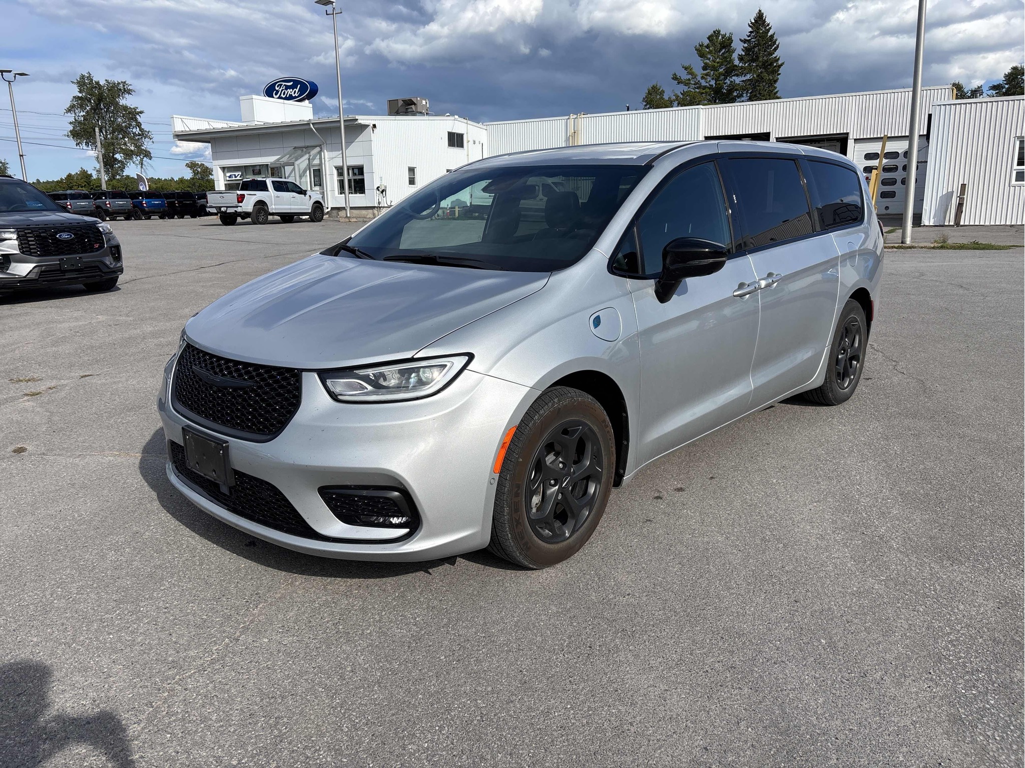 2023 Chrysler Pacifica Hybrid