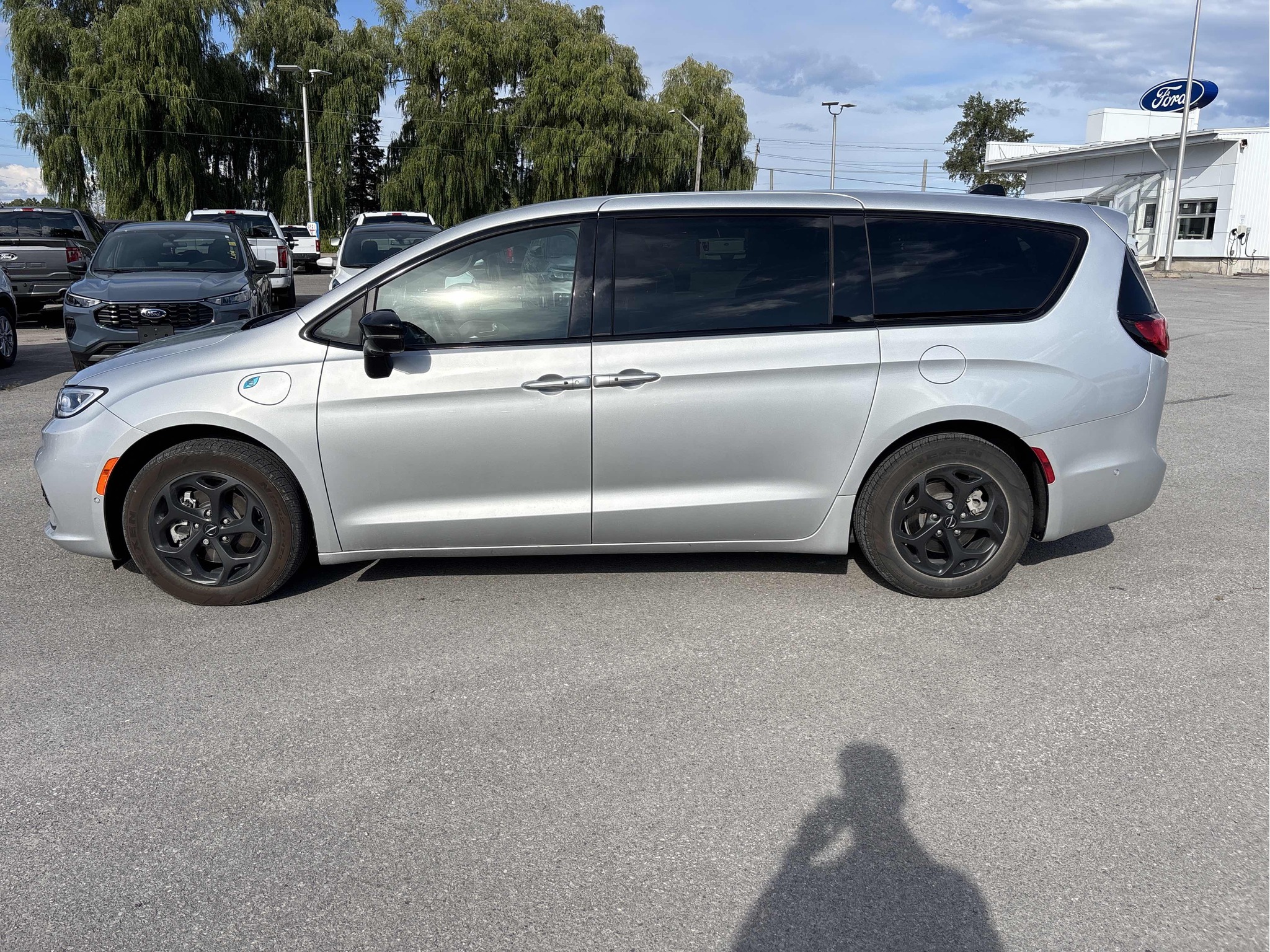 2023 Chrysler Pacifica Hybrid