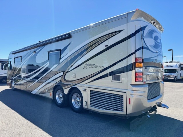 2015 American Coach REVOLUTION 42T
