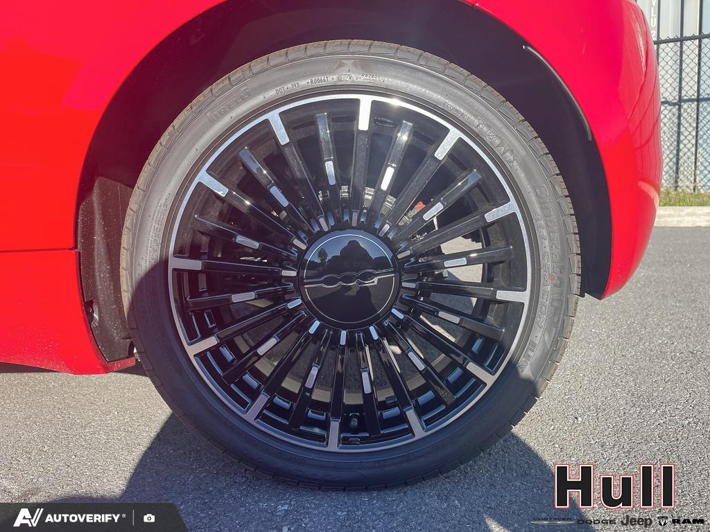 2025 Fiat 500e BEV RED, Toronto, Cash