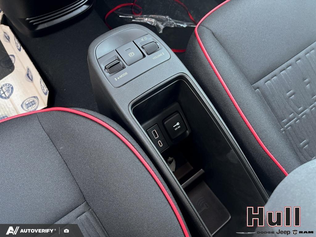 2025 Fiat 500e BEV RED, Toronto, Cash