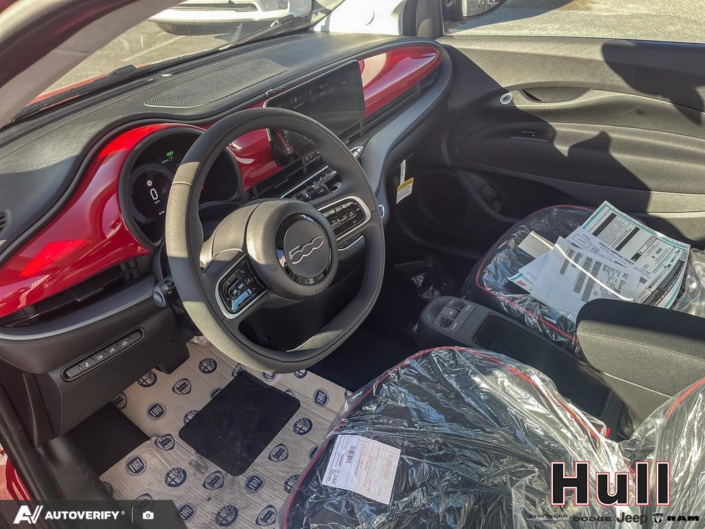 2025 Fiat 500e BEV RED, Toronto, Cash