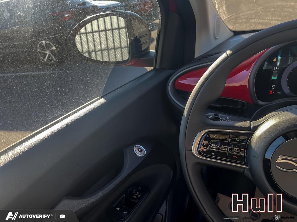 2025 Fiat 500e BEV RED, Toronto, Cash