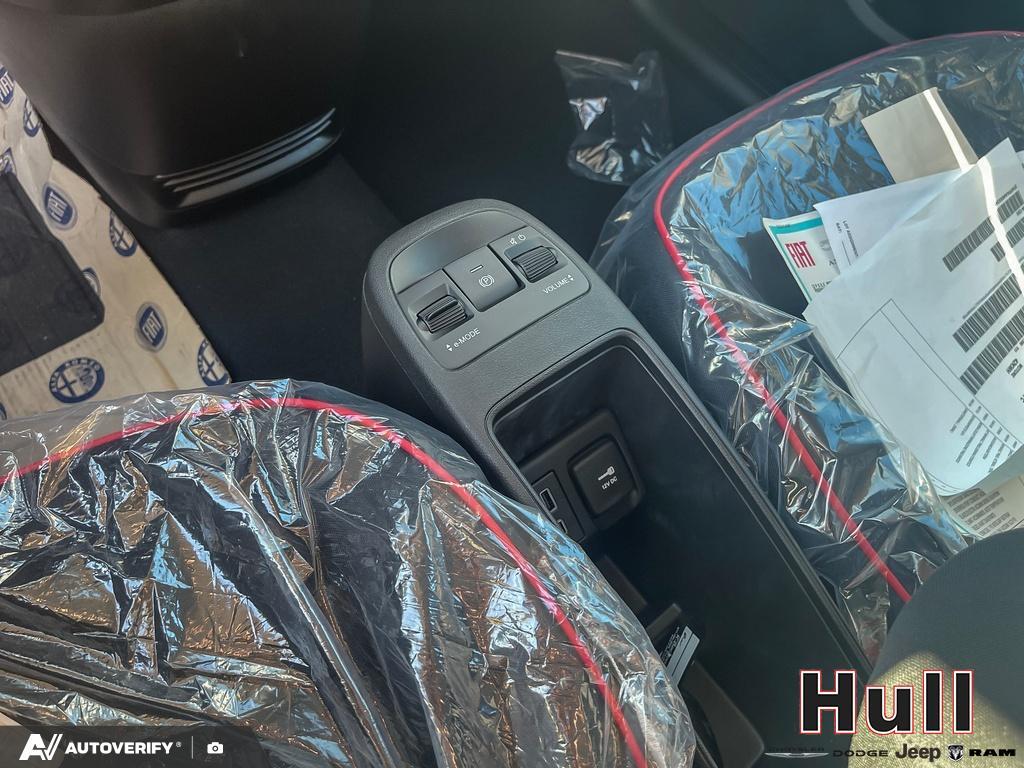 2025 Fiat 500e BEV RED, Toronto, Cash