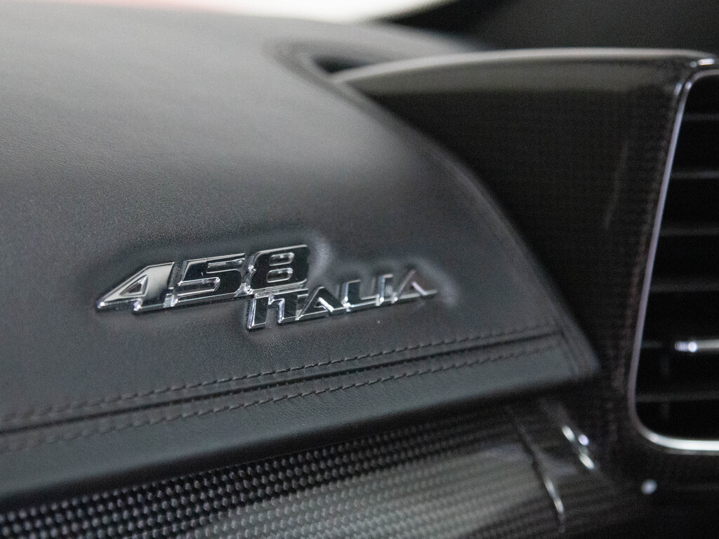 2010 Ferrari 458 Italia COUPE   20"RIM   CARBON FIBRE PKG   BUCKET SEATS, Toronto, Cash