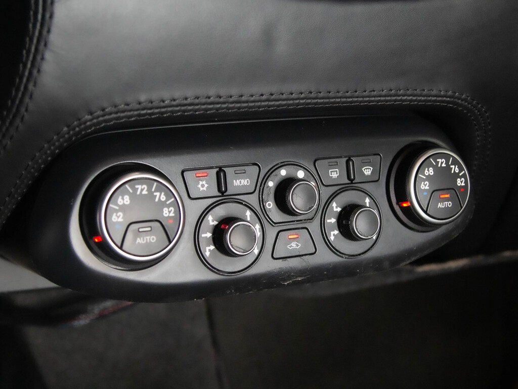 2010 Ferrari 458 Italia COUPE   20"RIM   CARBON FIBRE PKG   BUCKET SEATS, Toronto, Cash
