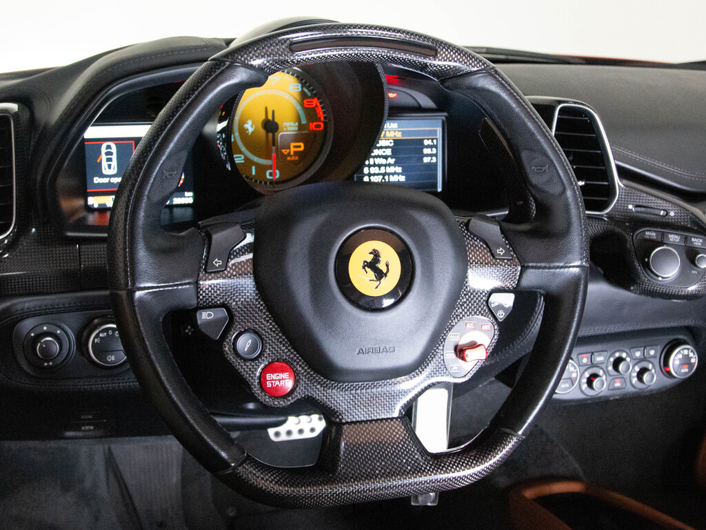 2010 Ferrari 458 Italia COUPE   20"RIM   CARBON FIBRE PKG   BUCKET SEATS, Toronto, Cash