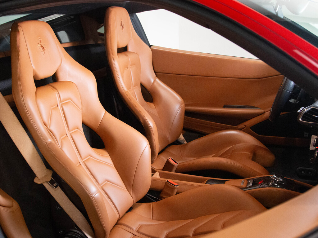 2010 Ferrari 458 Italia COUPE   20"RIM   CARBON FIBRE PKG   BUCKET SEATS, Toronto, Cash