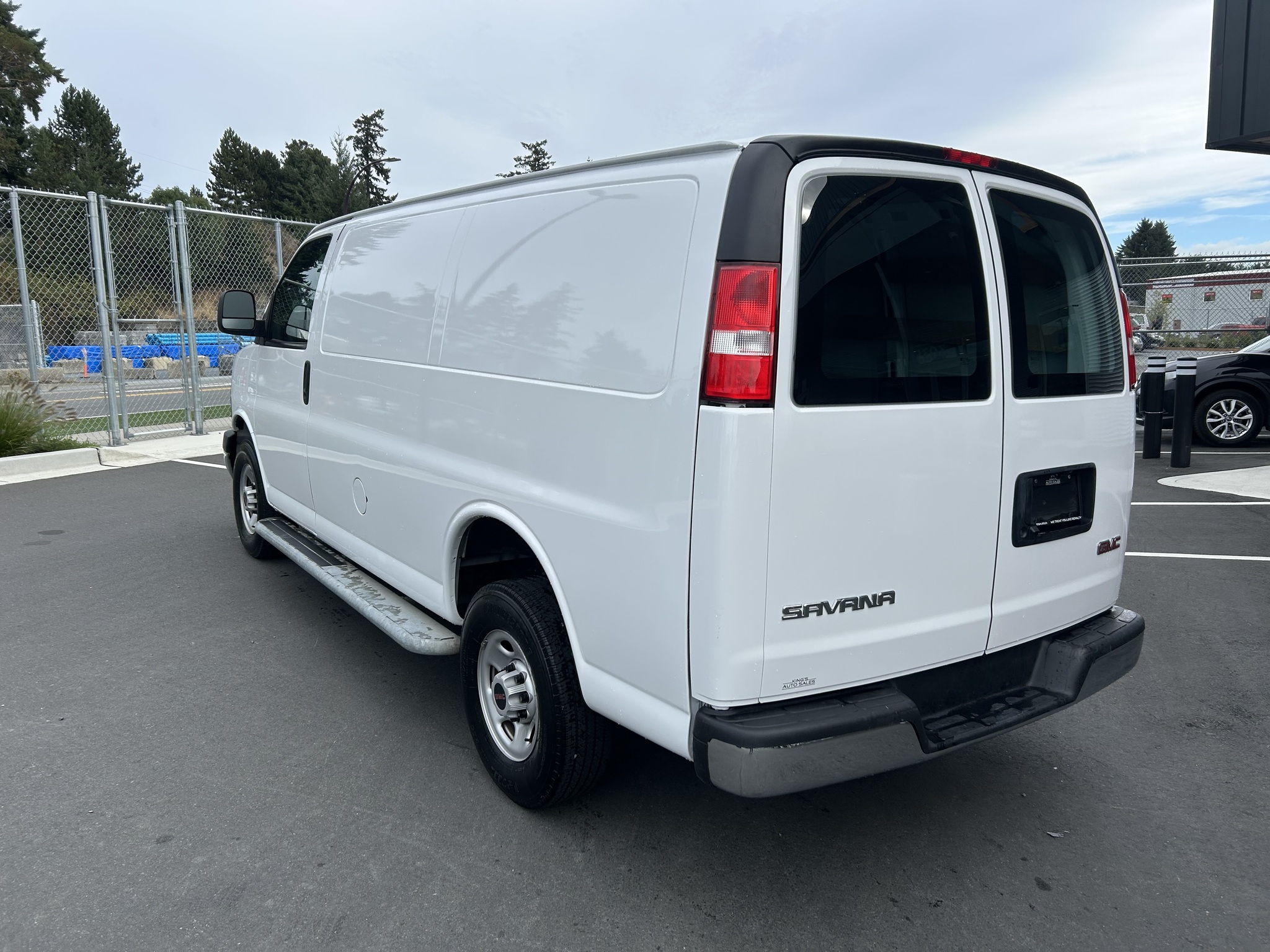 2023 GMC Savana Cargo Van