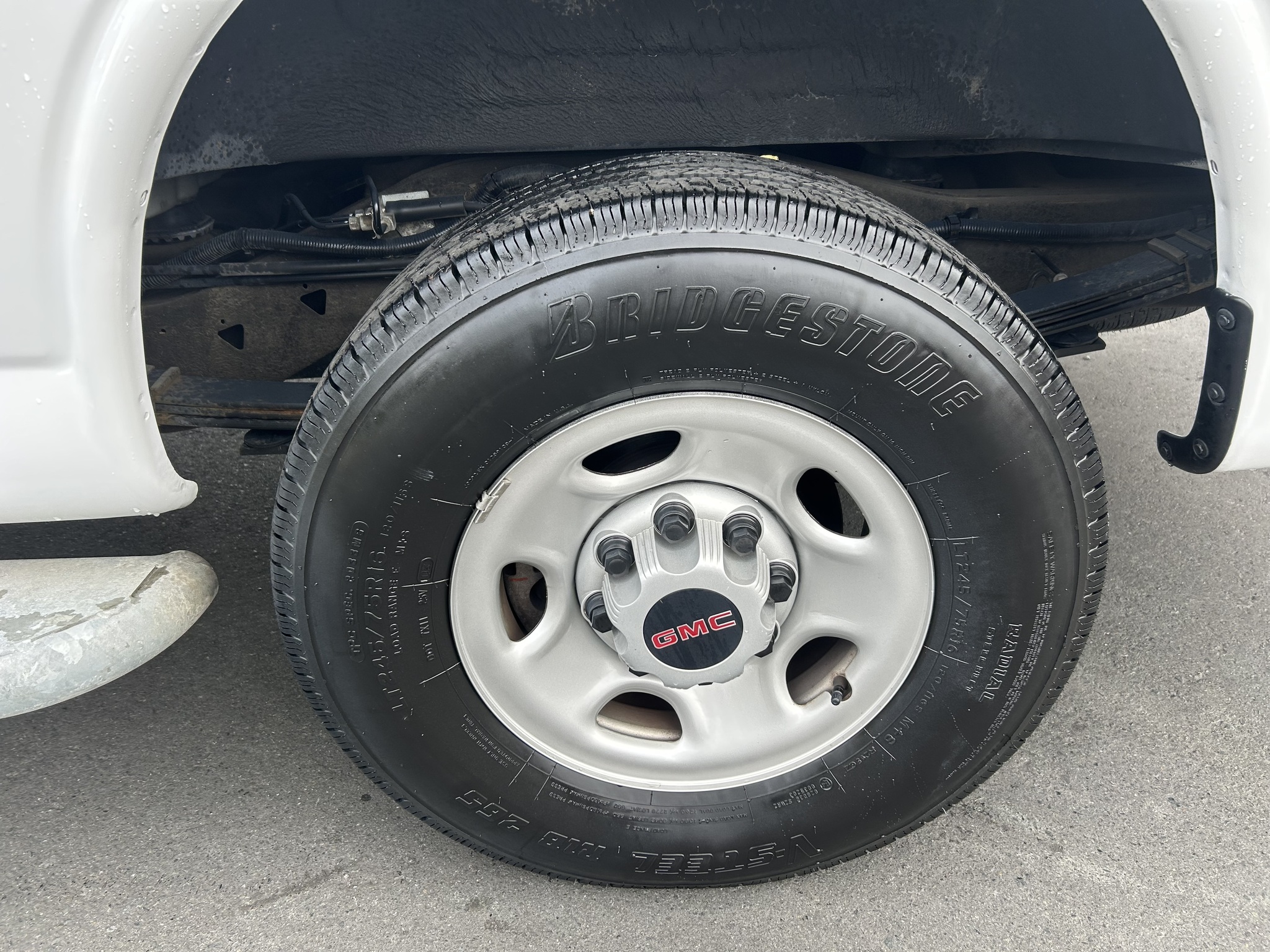 2023 GMC Savana Cargo Van