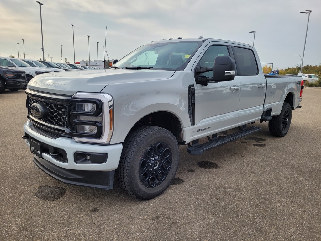 2025 Ford F-350 SUPER DUTY XLT | BLACK PACK | PREMIUM PACK | 8 FOOT BOX
