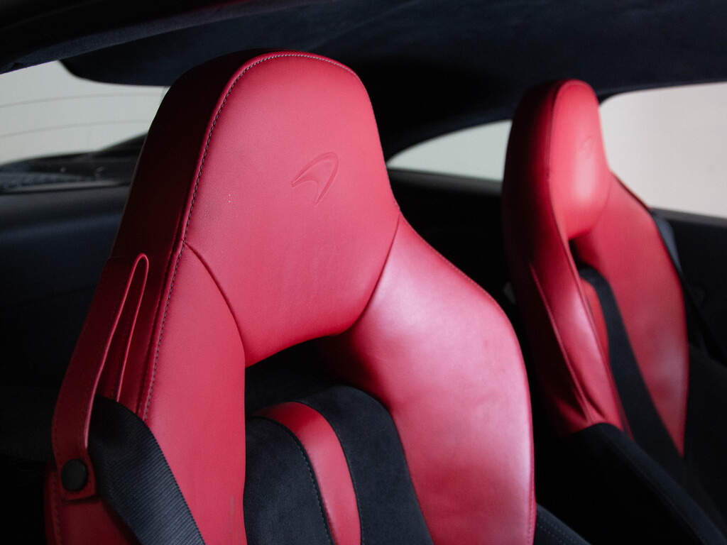 2017 Mclaren 570S COUPE   BOWERS  WILKINS   CARBON   RED INTERIOR, Toronto, Cash