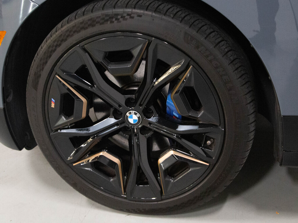 2023 BMW iX M60, 多伦多, 全款车