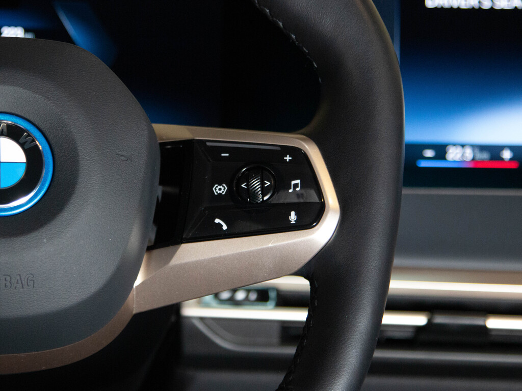 2023 BMW iX M60, 多伦多, 全款车
