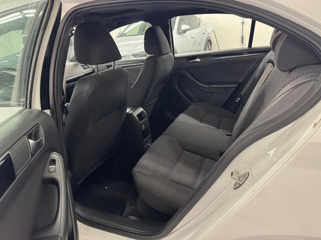 2015 Volkswagen Jetta Excellent condition, Low Kms, clear title!!!, Vancouver, Cash