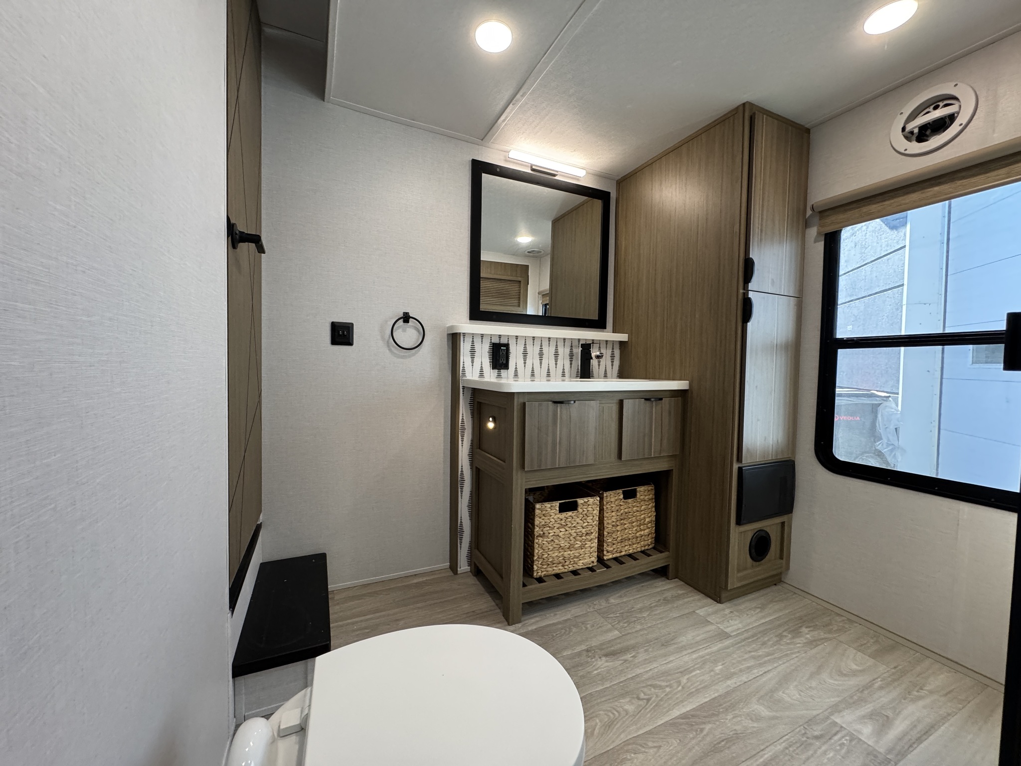 2026 Salem by Forest River Grand Villa 44 ZEN