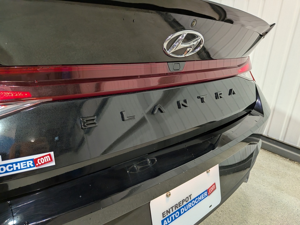 Hyundai Elantra 2023