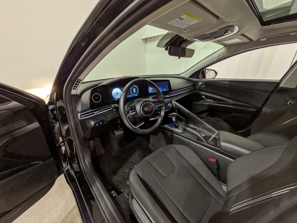 Hyundai Elantra 2023