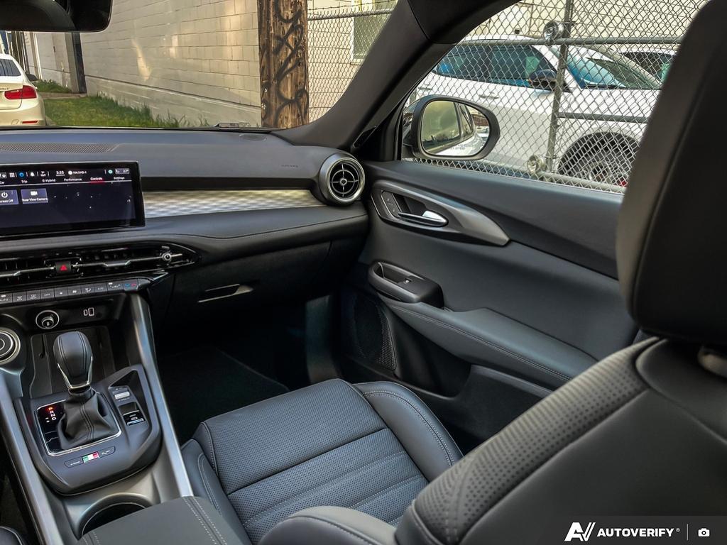 2024 Alfa Romeo Tonale Veloce EAWD, Vancouver, Cash