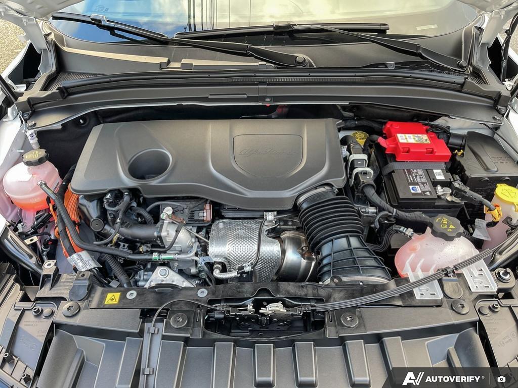 2024 Alfa Romeo Tonale Veloce EAWD, Vancouver, Cash