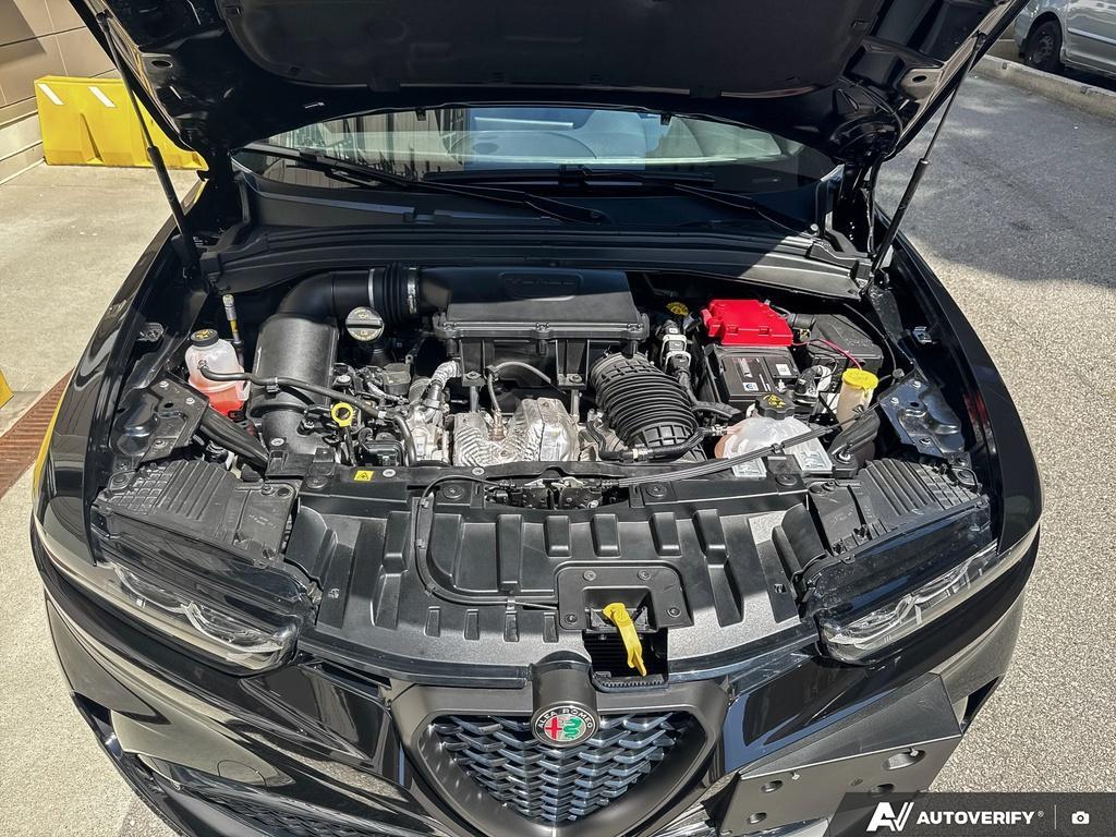 2023 Alfa Romeo Tonale Veloce AWD, Vancouver, Cash