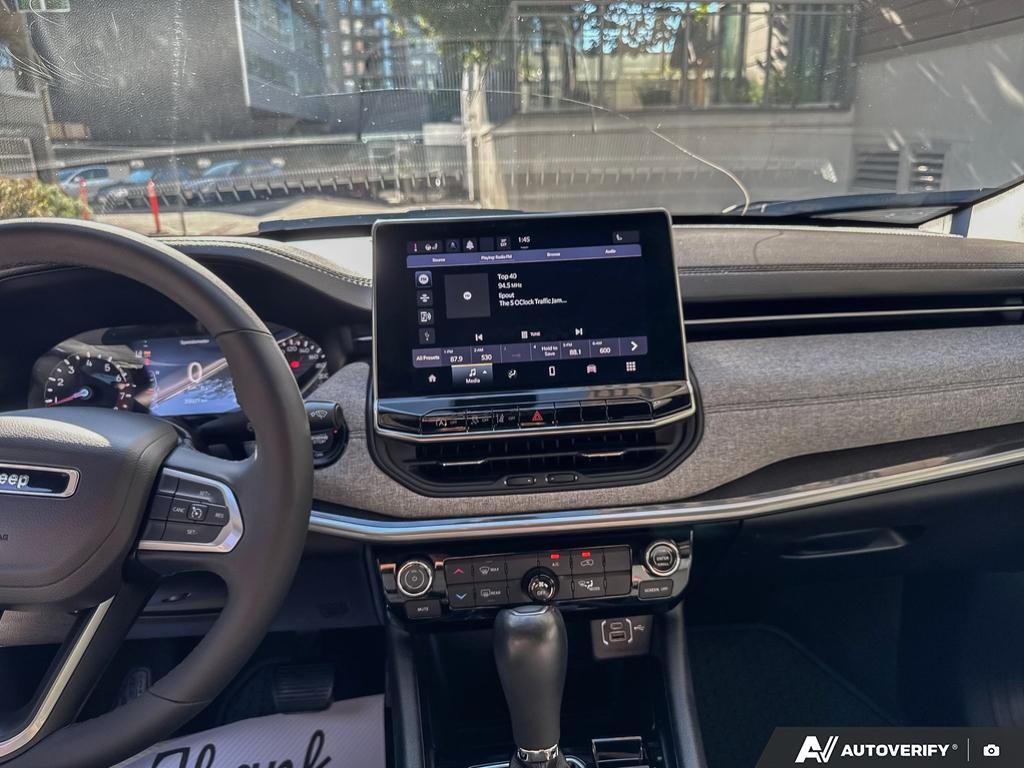 2023 Jeep Compass North, Vancouver, Cash