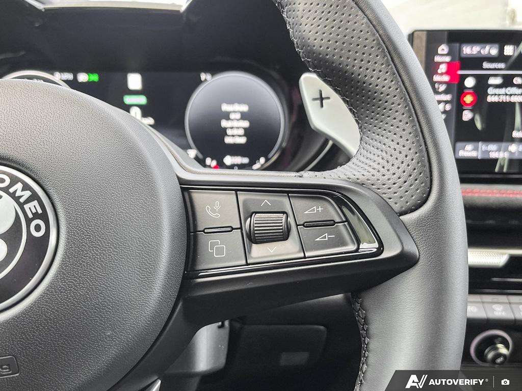 2024 Alfa Romeo Tonale Veloce EAWD, Vancouver, Cash