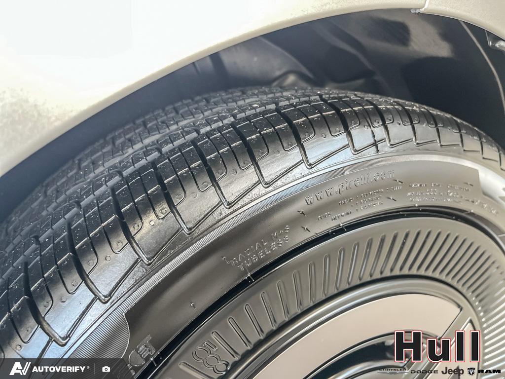 2025 Fiat 500e BEV Giorgio Armani, Toronto, Cash