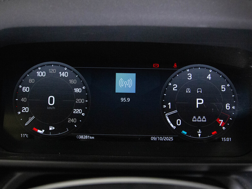 2023 Land Rover Defender 110 SE, Toronto, Cash