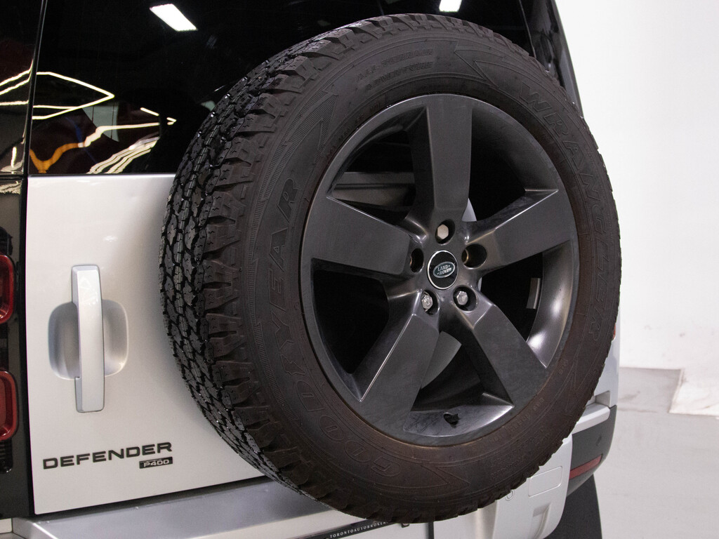 2023 Land Rover Defender 110 SE, Toronto, Cash