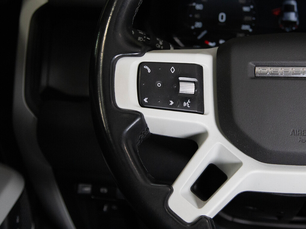 2023 Land Rover Defender 110 SE, Toronto, Cash