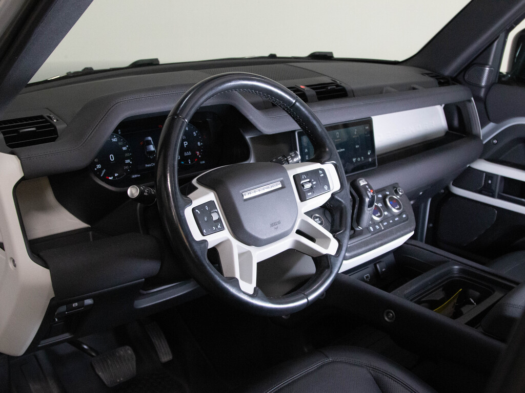 2023 Land Rover Defender 110 SE, Toronto, Cash