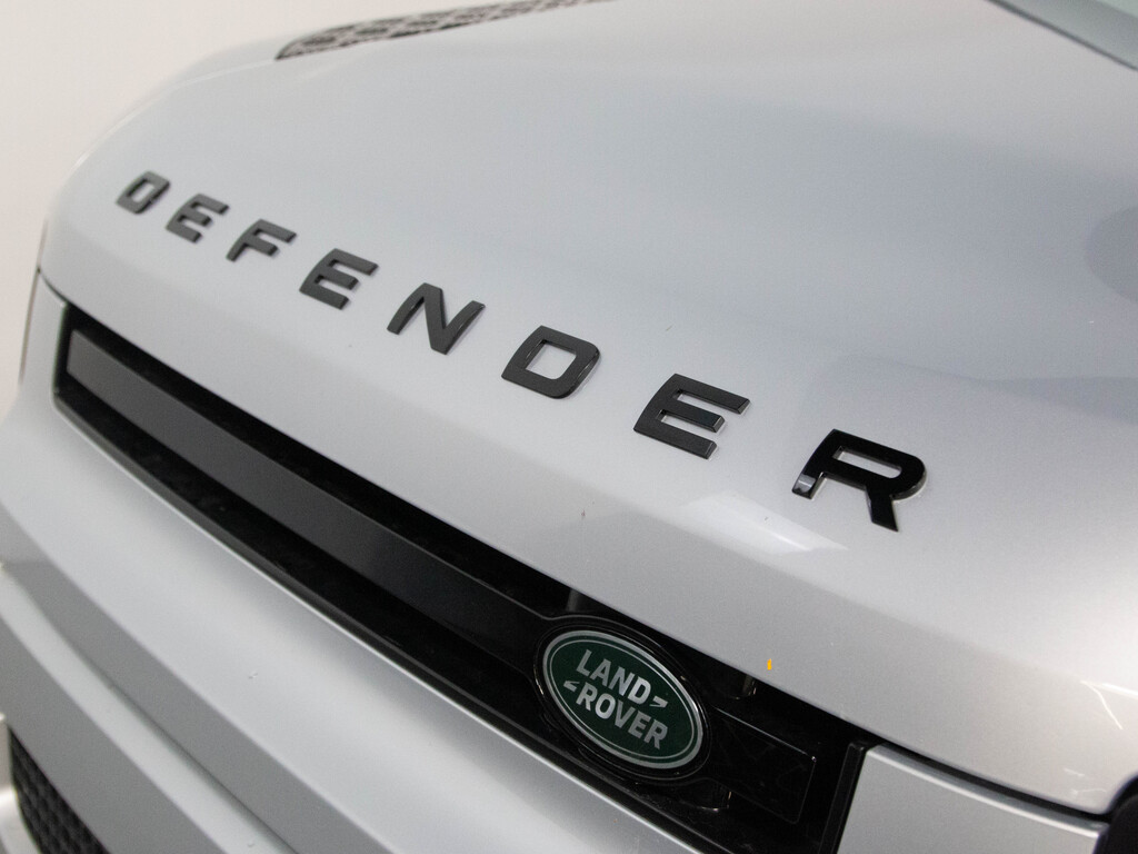 2023 Land Rover Defender 110 SE, Toronto, Cash