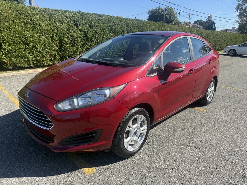 2015 Ford Fiesta 4dr Sdn SE