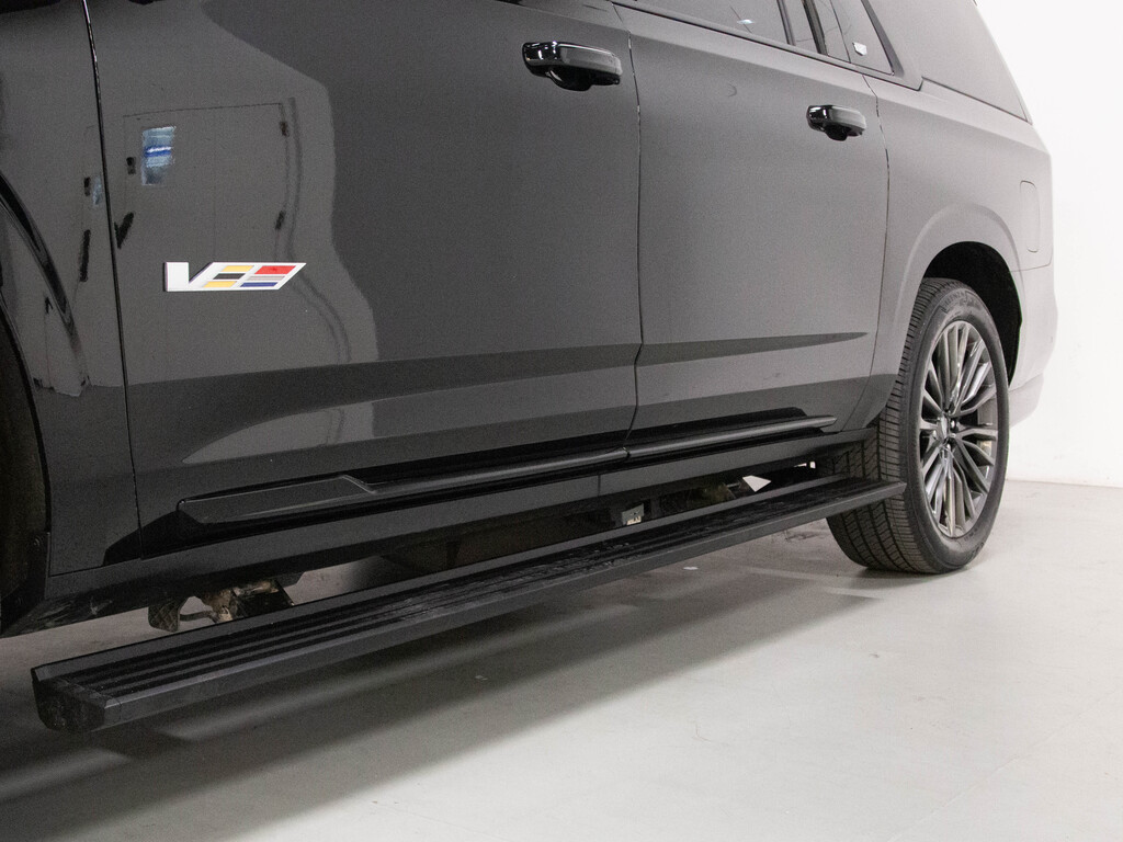 2023 Cadillac Escalade ESV V-Series, Toronto, Cash