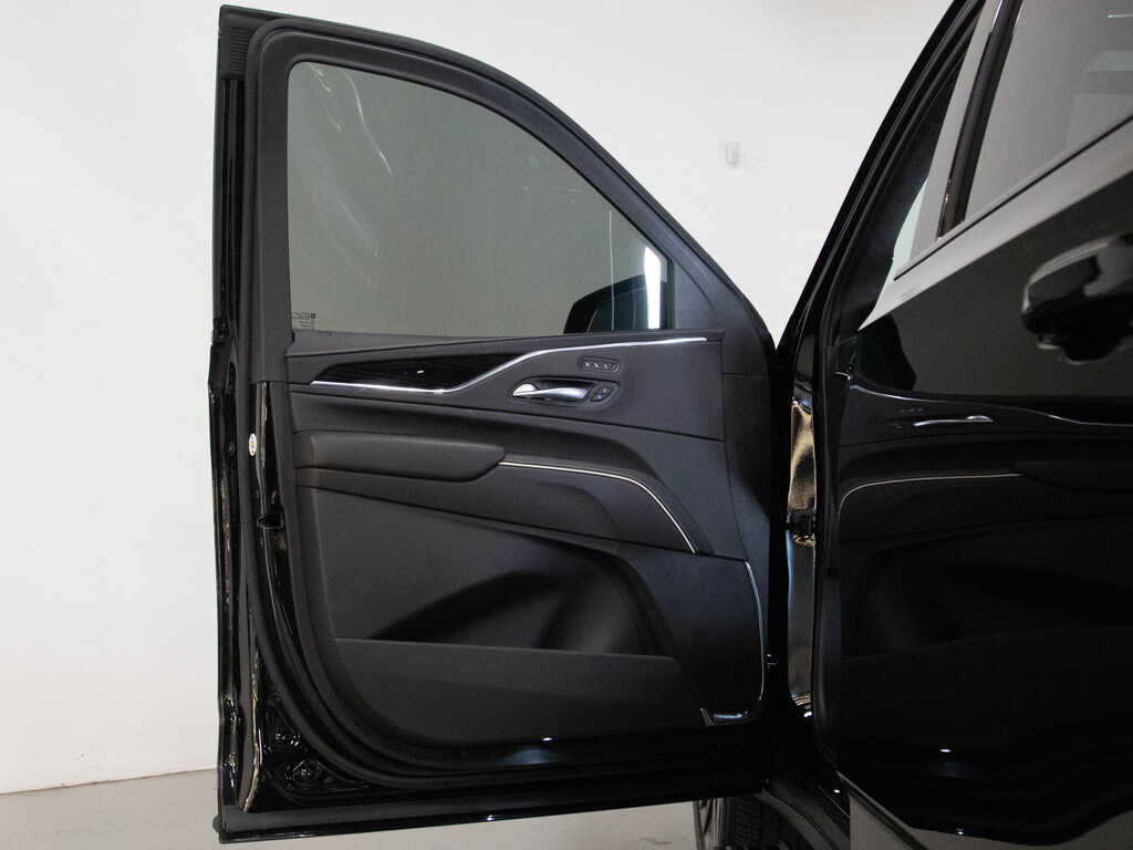 2023 Cadillac Escalade ESV V-Series, Toronto, Cash