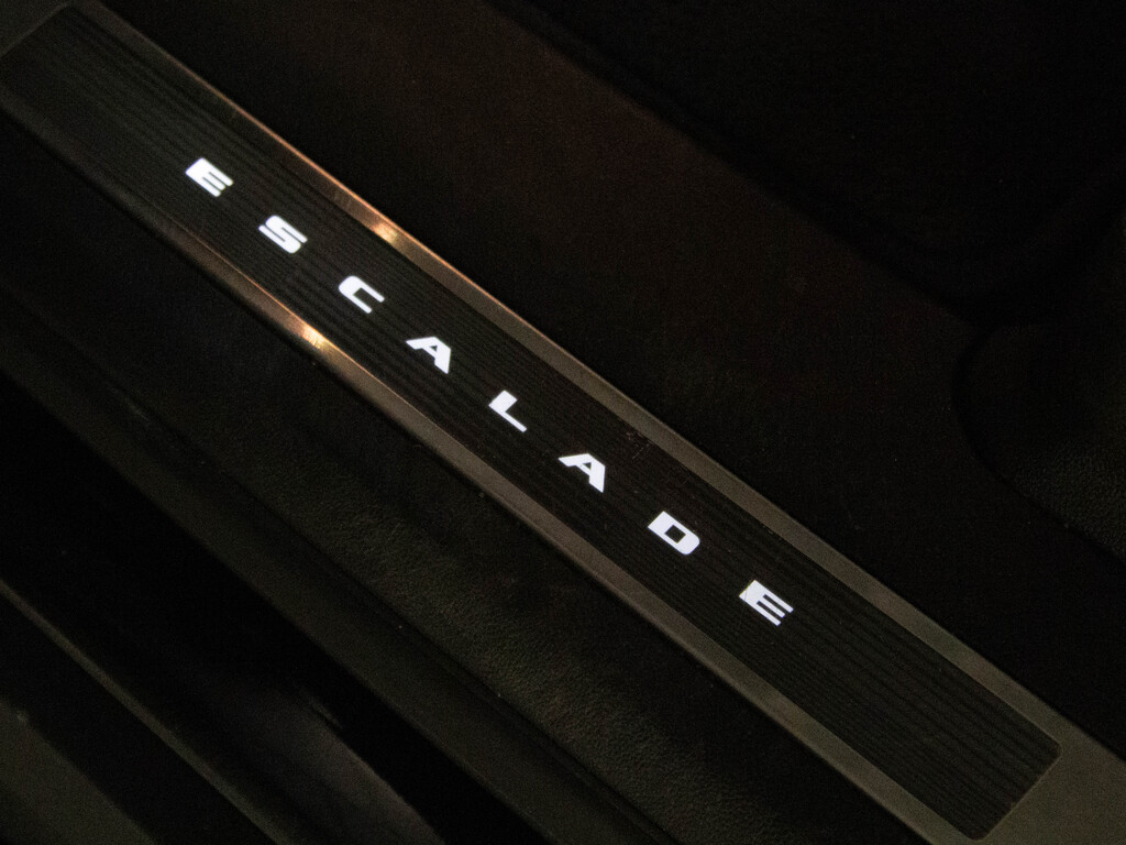 2023 Cadillac Escalade ESV V-Series, Toronto, Cash