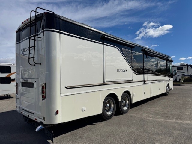2019 Winnebago HORIZON 42Q