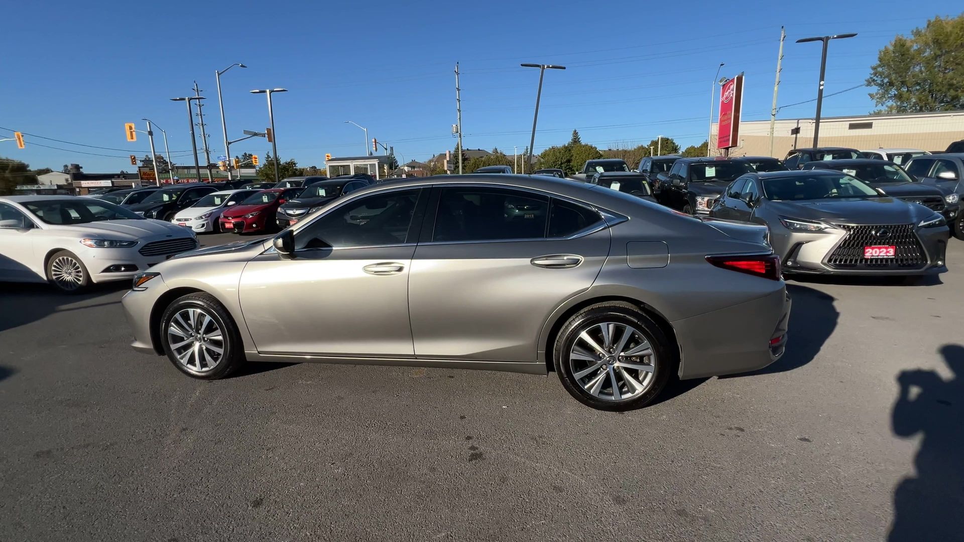 2021 Lexus ES