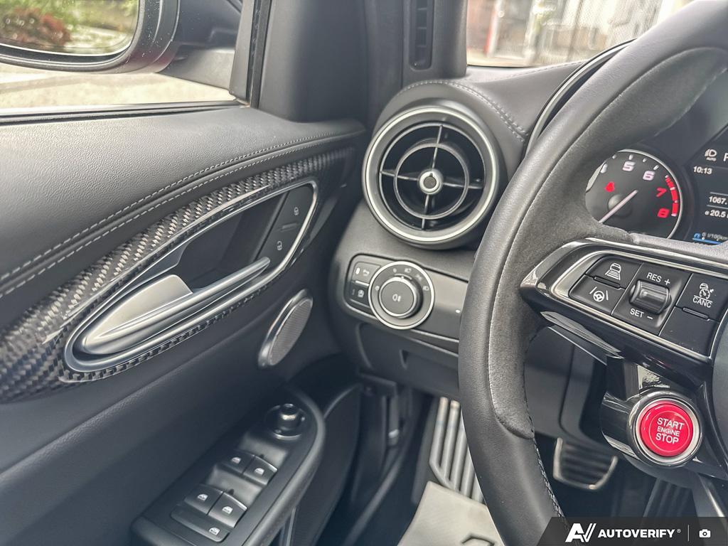 2023 Alfa Romeo Giulia Quadrifoglio RWD, 温哥华, 全款车