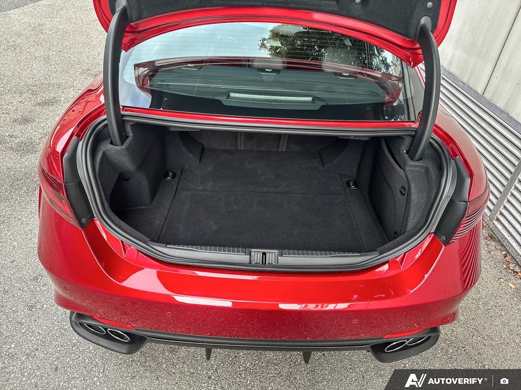 2023 Alfa Romeo Giulia Quadrifoglio RWD, 温哥华, 全款车