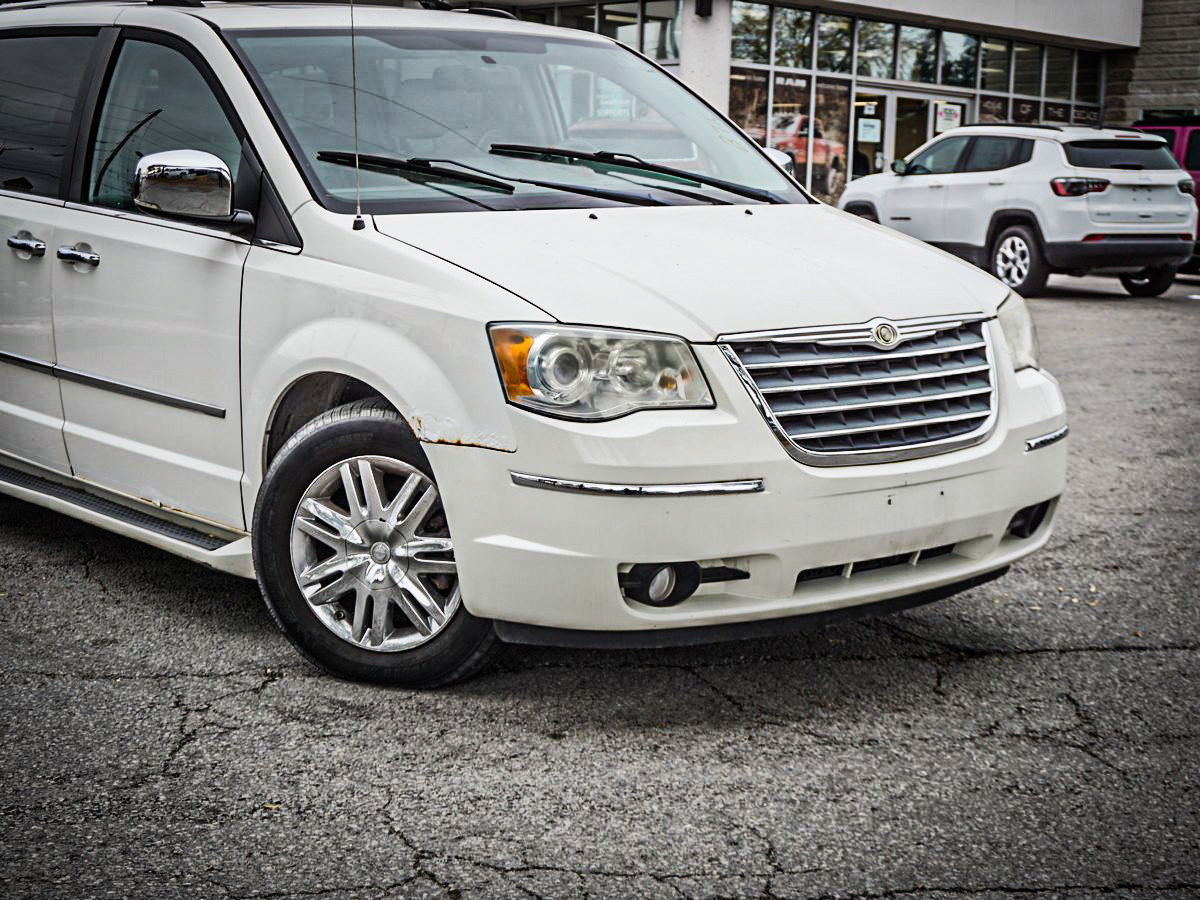 2010 Chrysler Town & Country