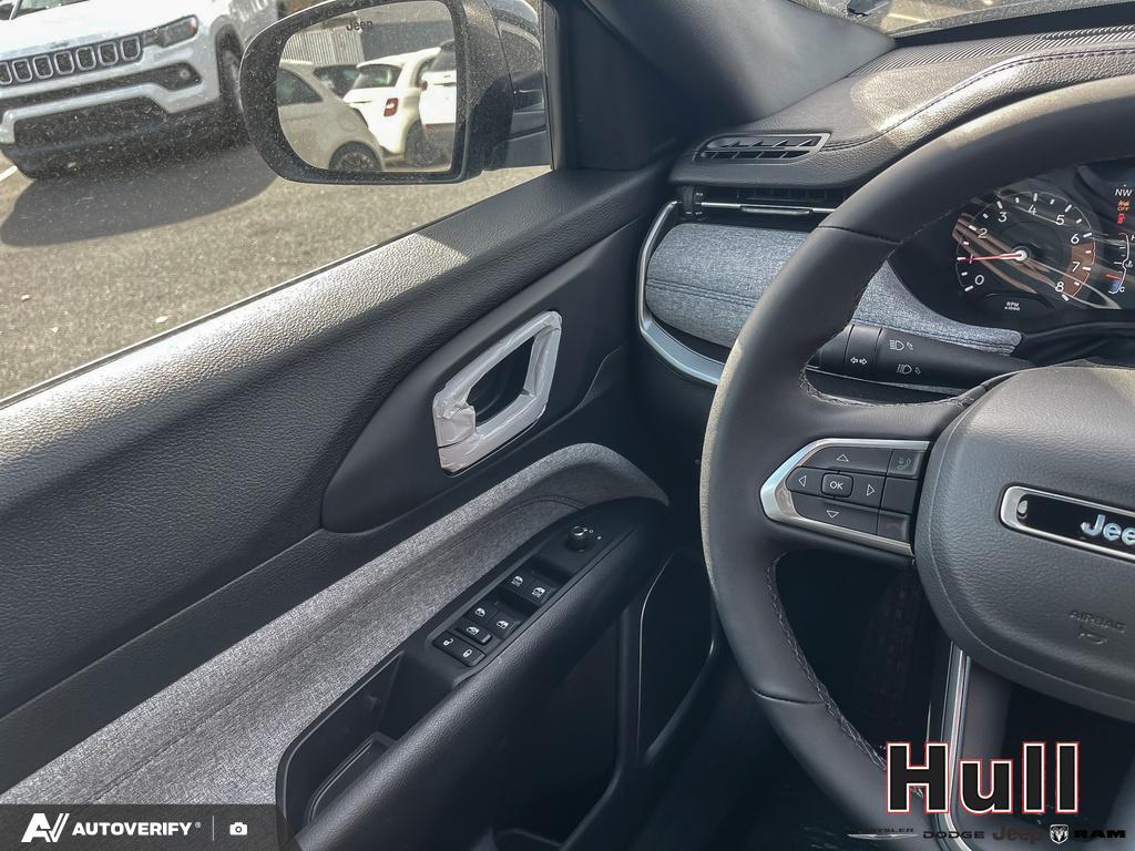 2025 Jeep Compass North, Toronto, Cash