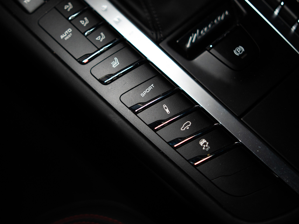 2017 Porsche Macan GTS, Toronto, Cash